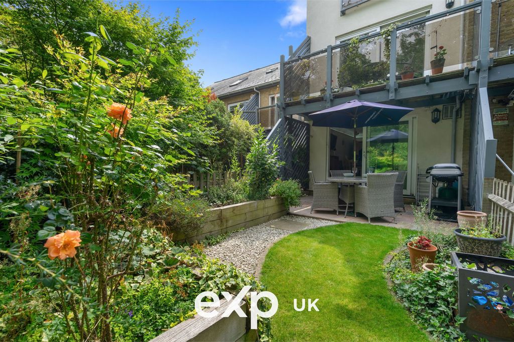 Property photo 1 of 27