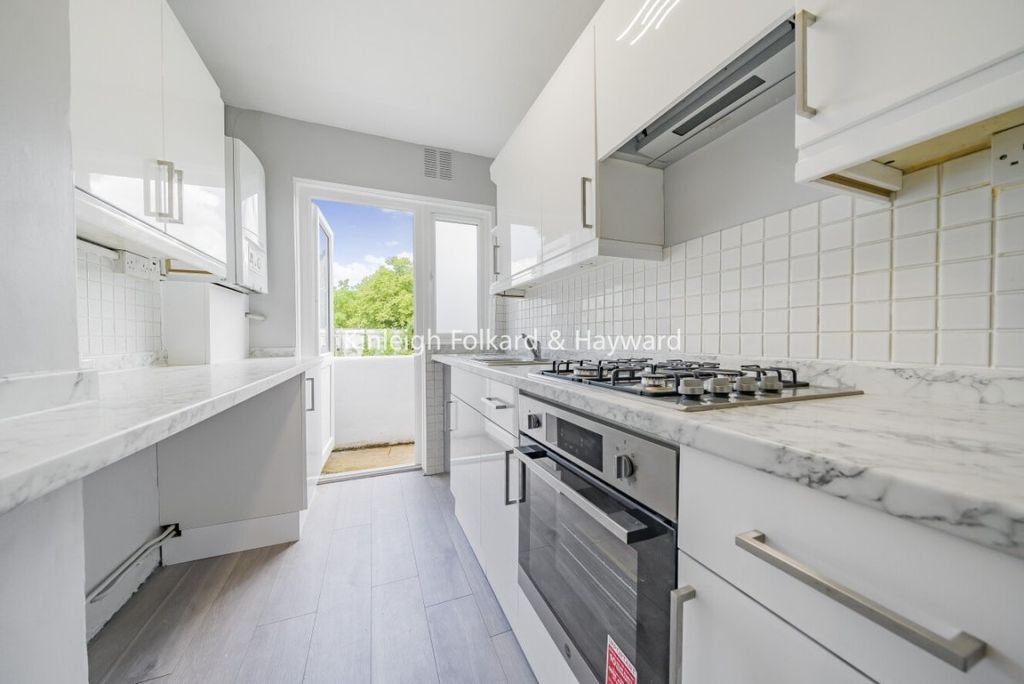 Property photo 3 of 12 De589E09-131E-4A1E-B