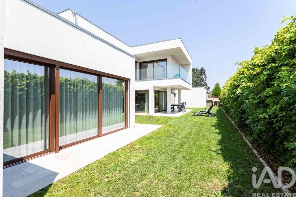 Property photo 2 of 30