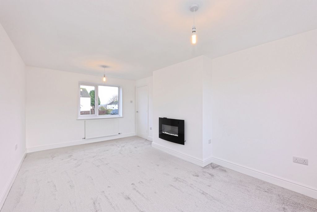 Property photo 2 of 10 Living Room