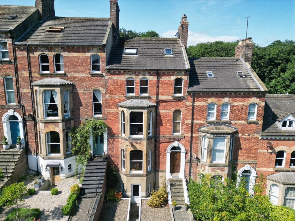 Property photo 1 of 32