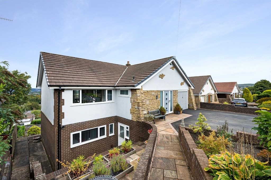 Property photo 1 of 51 176 Tockholes Road External-3.Jpg