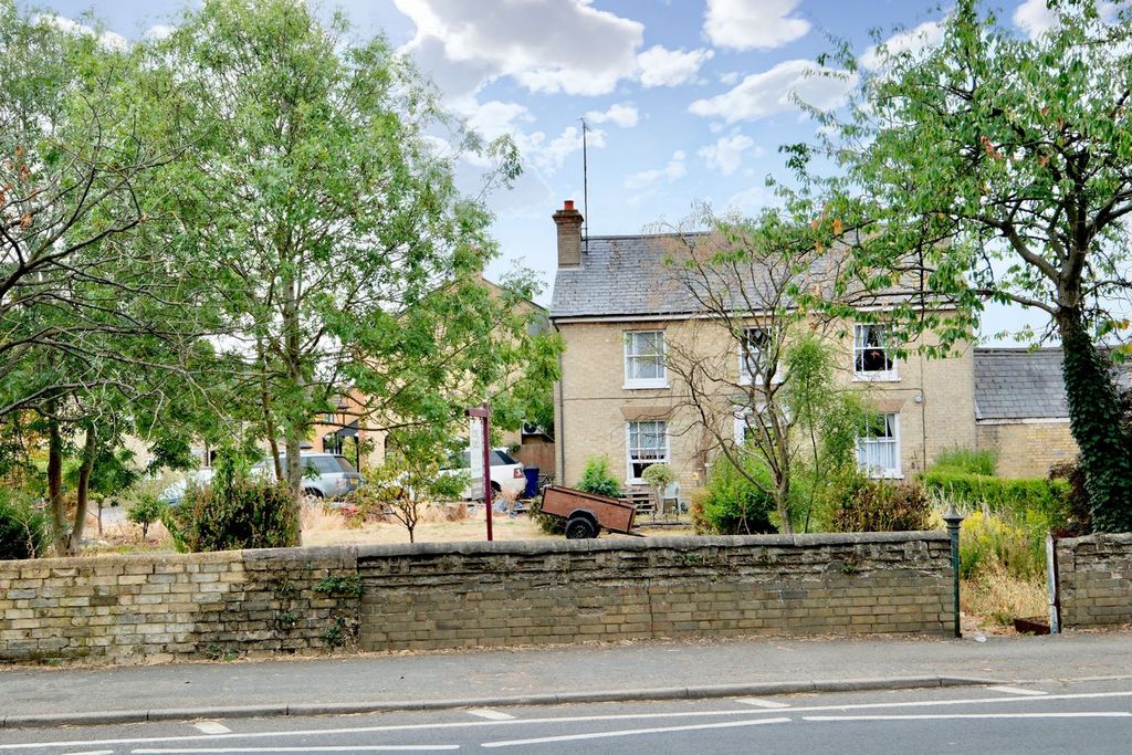 Property photo 1 of 16
