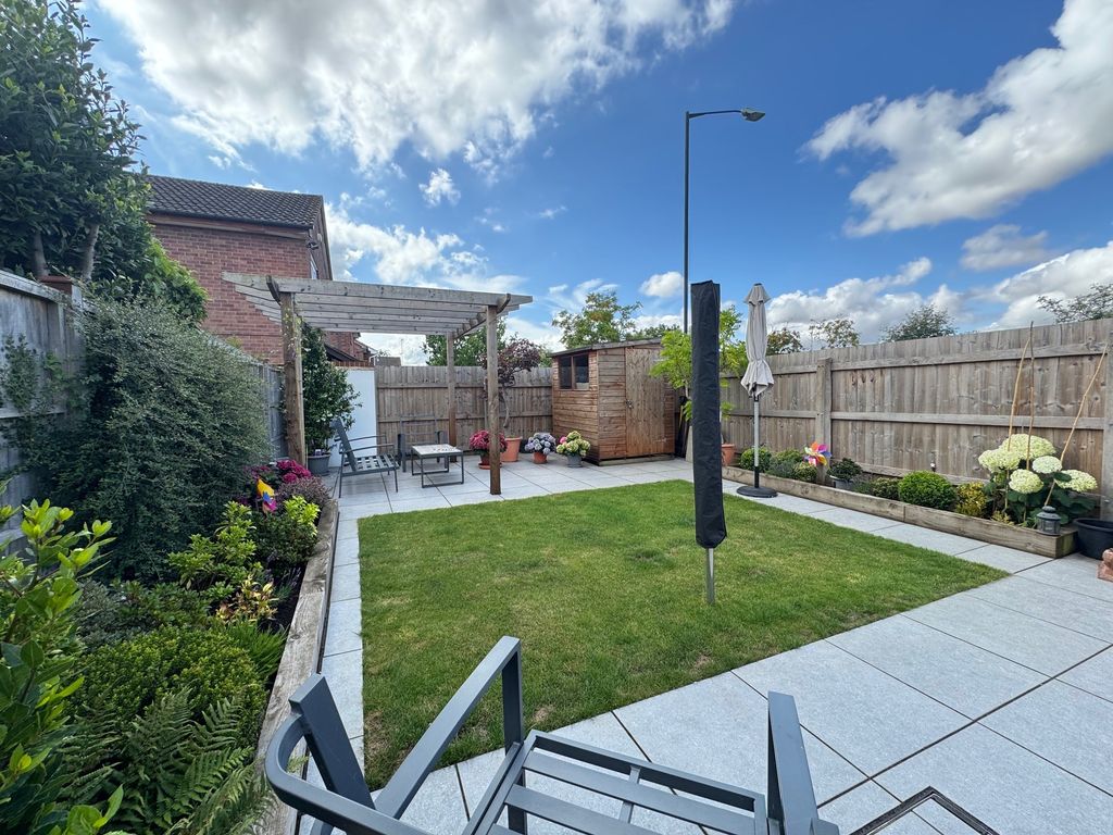 Property photo 2 of 9 Garden And Pergola
