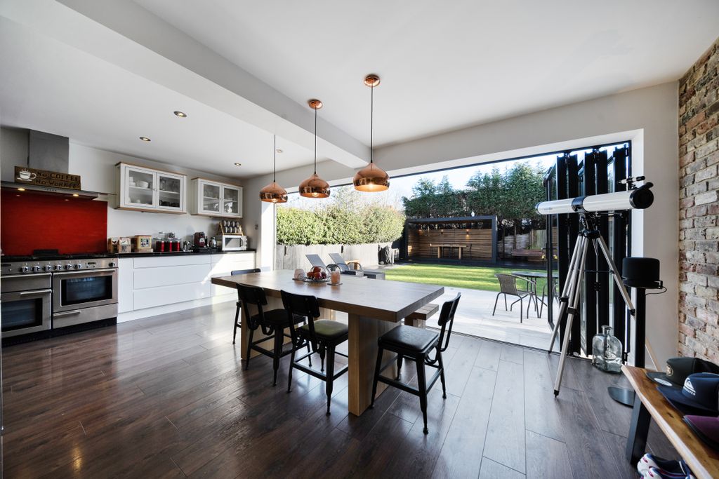 Property photo 2 of 7