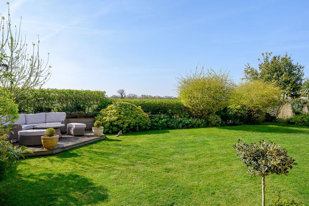 Property photo 3 of 32