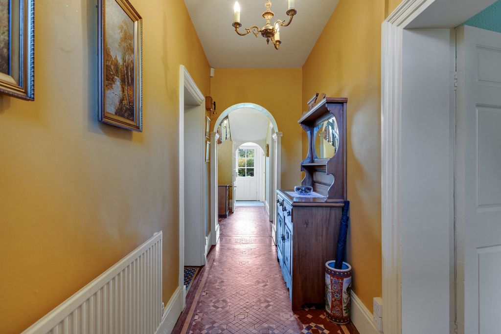 Property photo 3 of 48