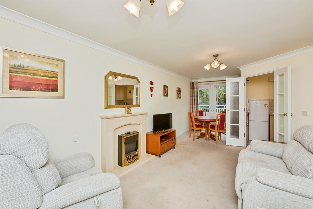 Property photo 2 of 17
