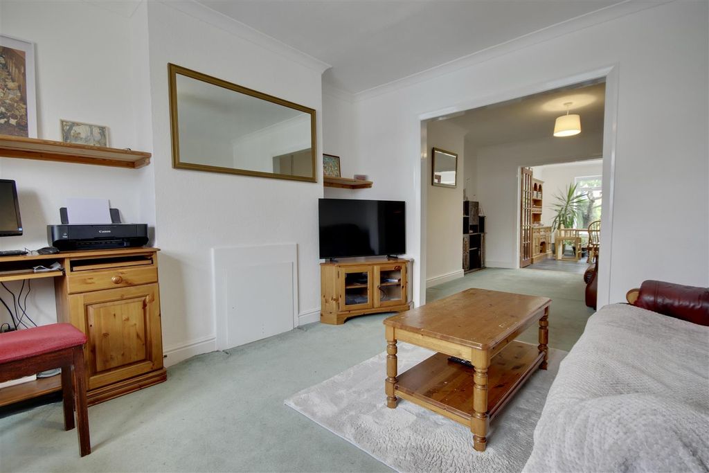 Property photo 2 of 19 F86F0Ac5-50Fa-4A42-89D1-3B51111C95CD_1_201_A.Jpeg