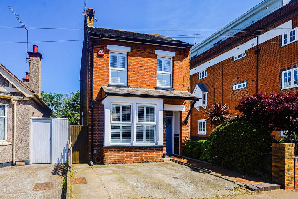 Property photo 1 of 17