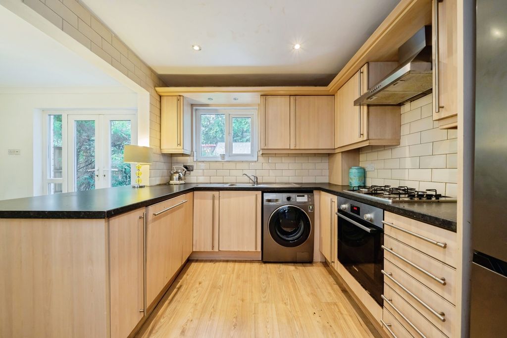 Property photo 3 of 15 Kitchen