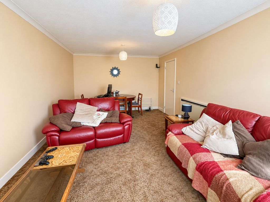 Property photo 3 of 10 Living Room Pic 2.Png