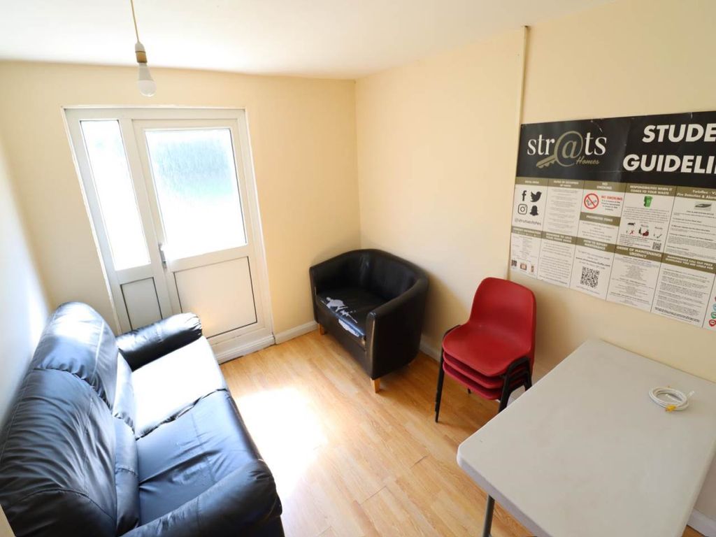Property photo 3 of 8 A43d5367-0726-43E9-9d84-Ec7F06Deaa51