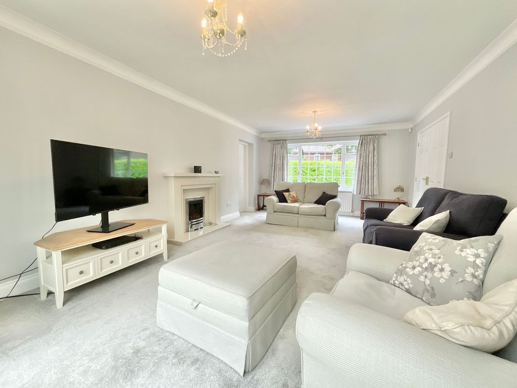 Property photo 3 of 28