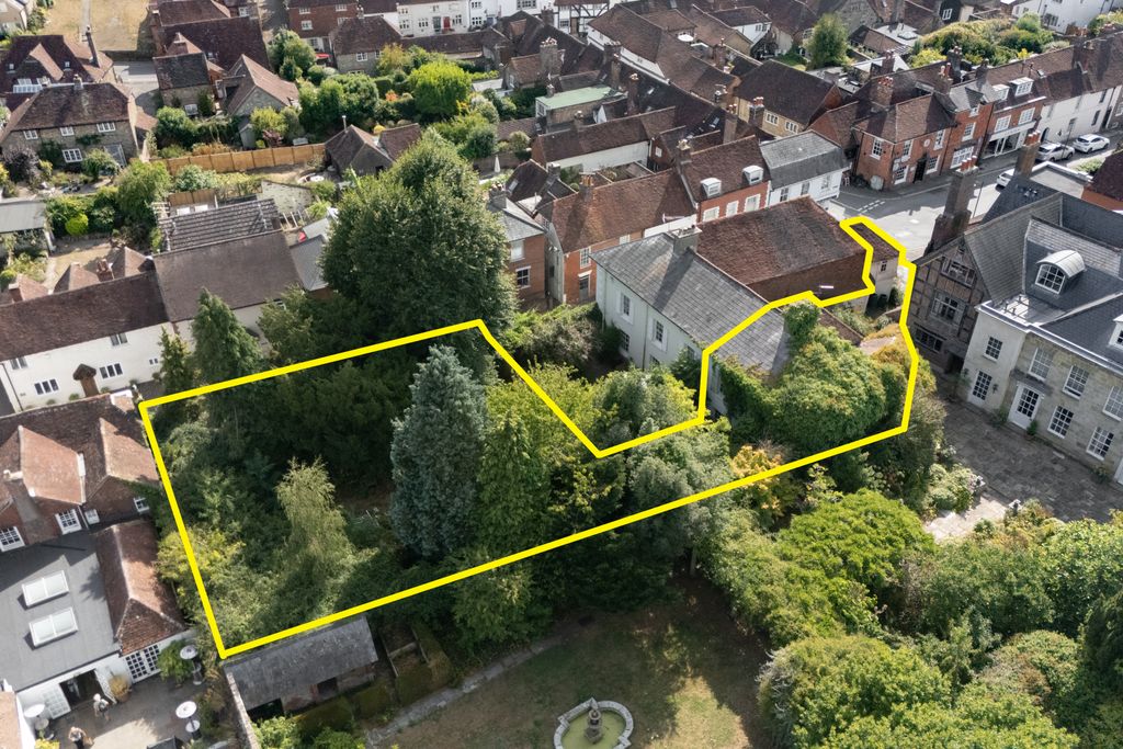 Property photo 2 of 24 Wedgewood House, Angel Street, Petworth, Gu28 0Bg