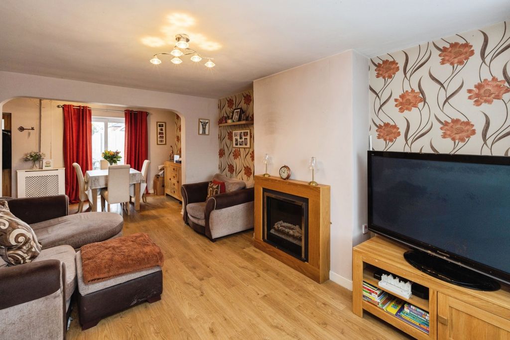 Property photo 2 of 16 Photo