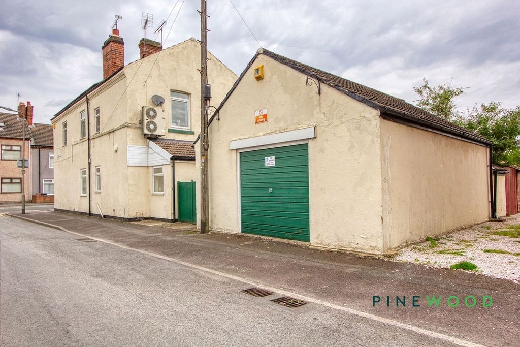 Property photo 2 of 36