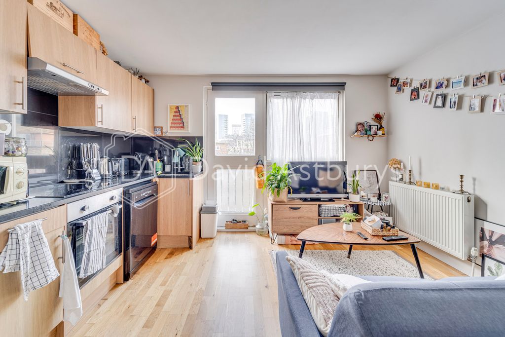 Property photo 3 of 9 Ndb07132_Enfused