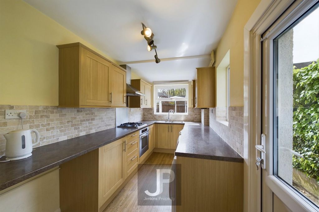 Property photo 3 of 13 Cam01632G0-Pr0102-Still004.Jpg