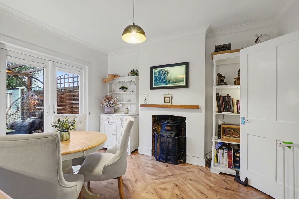 Property photo 3 of 29