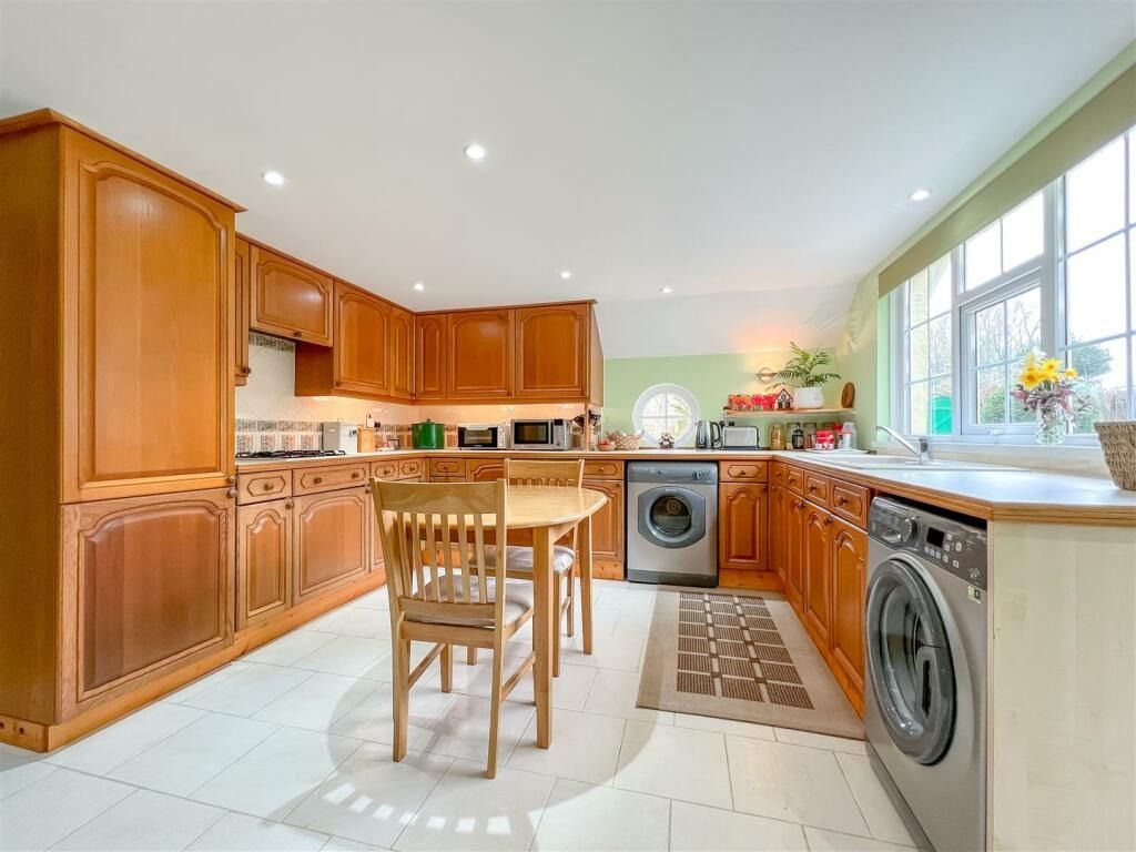 Property photo 2 of 32 4839712