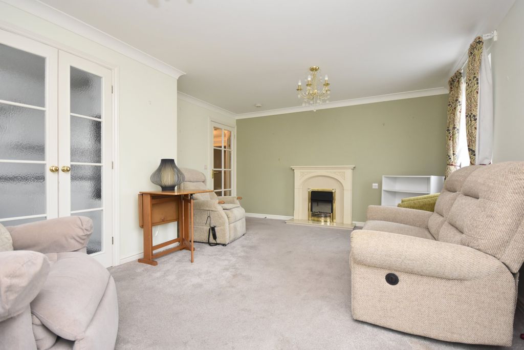 Property photo 2 of 16