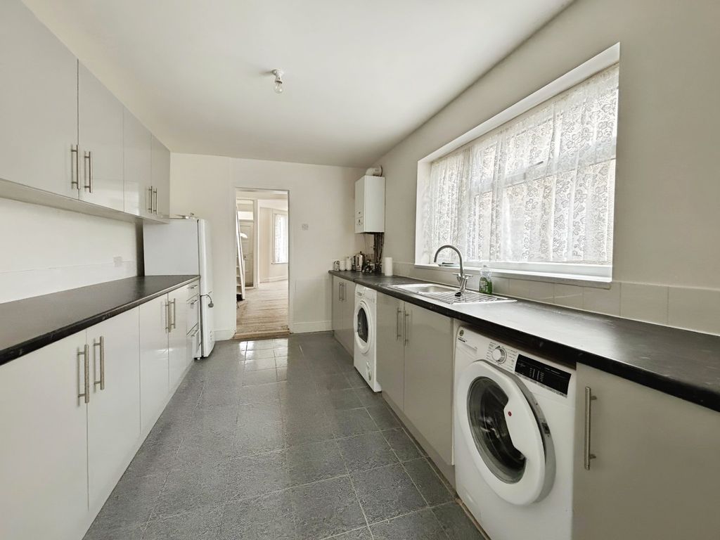 Property photo 3 of 12 03