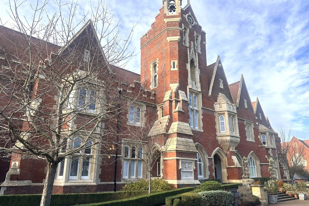 Property photo 2 of 8 Exterior