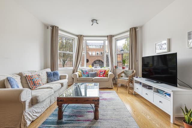 Property photo 2 of 11 Sitting Room