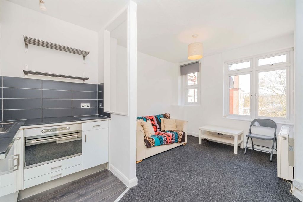 Property photo 3 of 4