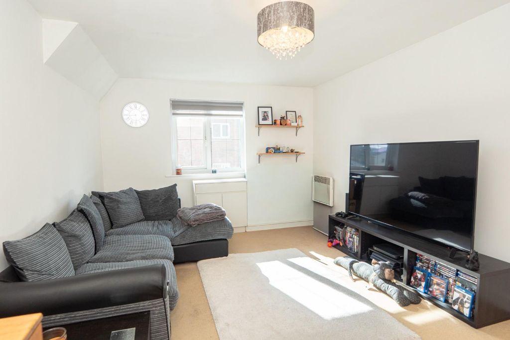 Additional image 4 of 2 bed flat for salePavilion Close, Stanningley, Pudsey LS28