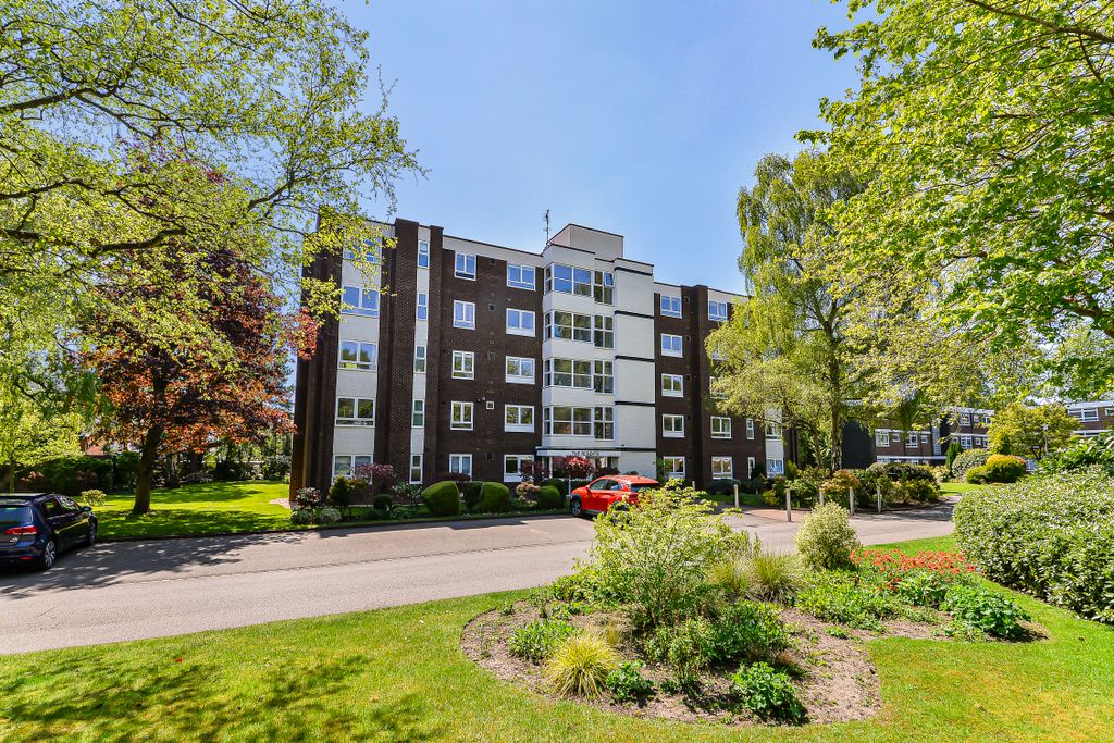 Property photo 1 of 16 7Regents-1