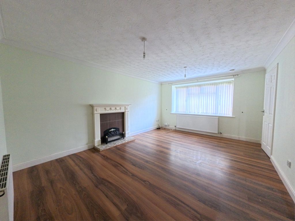 Property photo 2 of 11 Photo 13