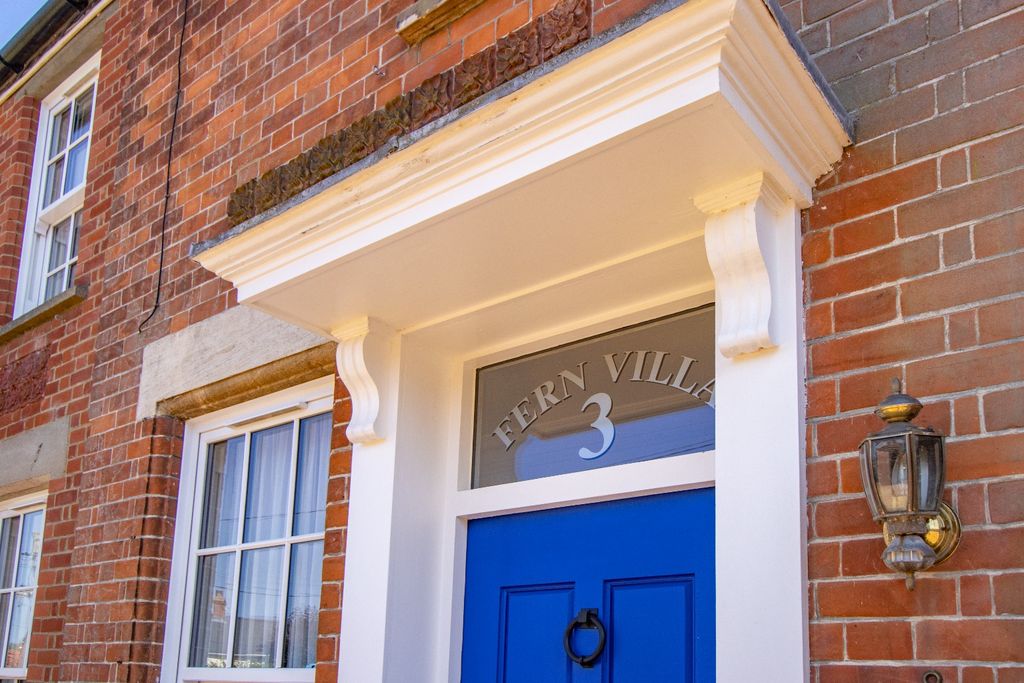 Property photo 2 of 39 3498646