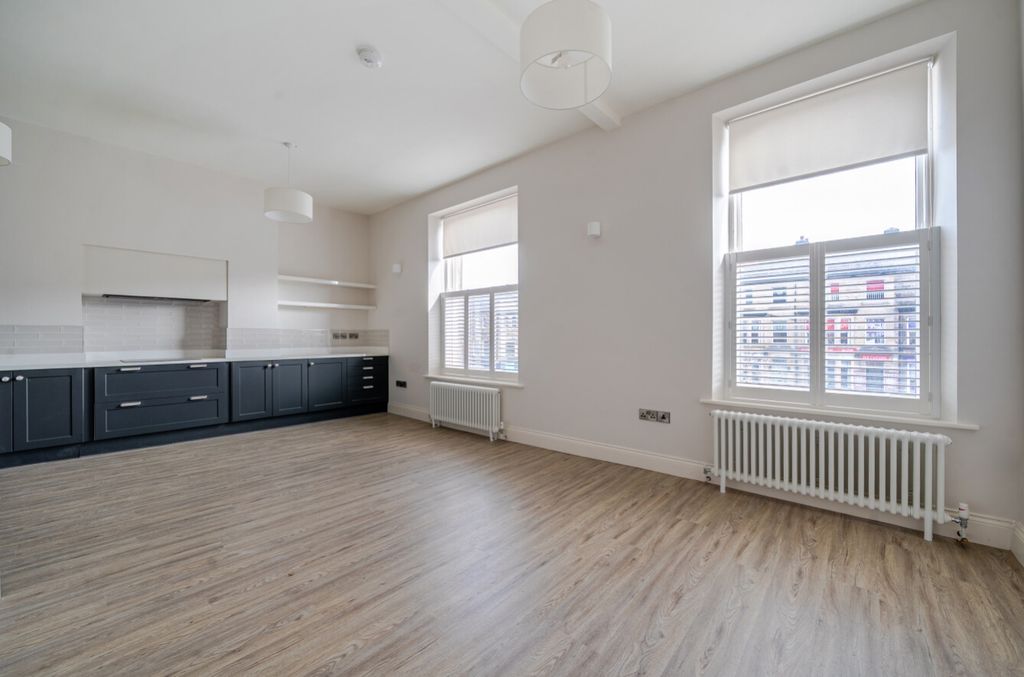 Property photo 1 of 11 Ewemove Harrogate Apartment Two Living Kitchen