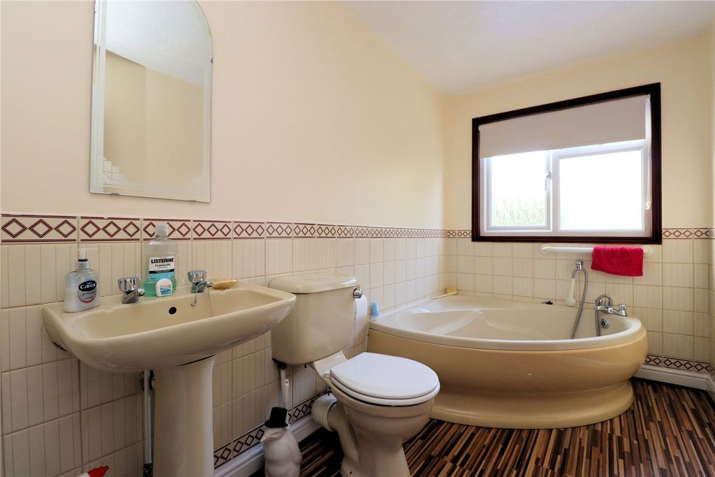 Property photo 3 of 22 Picture No. 12