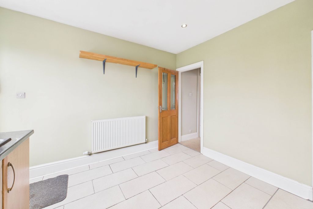 Property photo 3 of 13 Kitchen