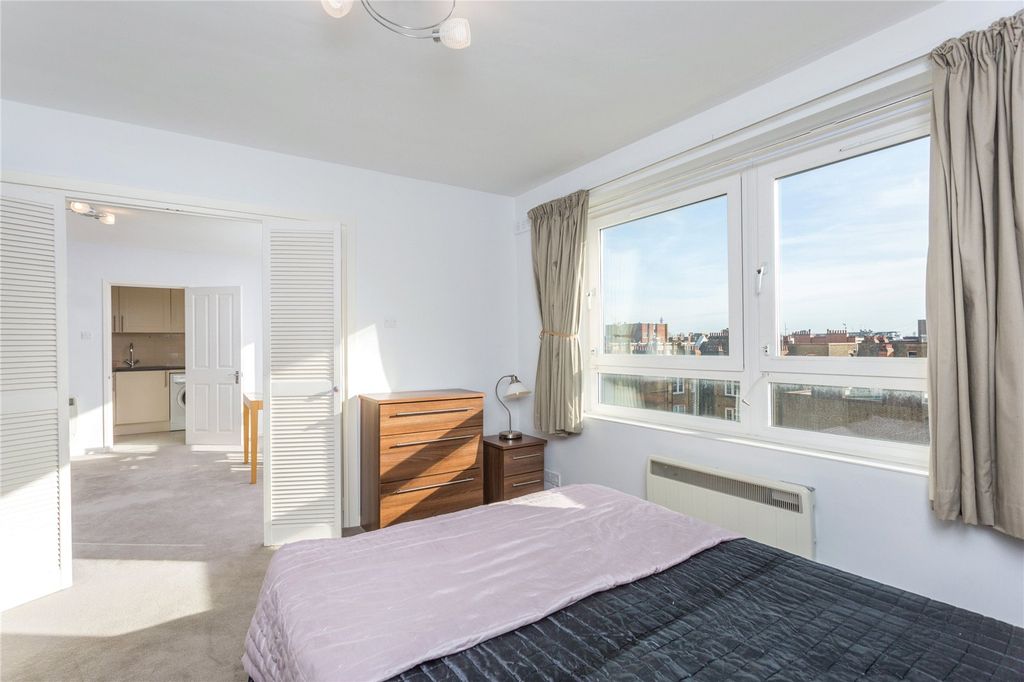 Property photo 3 of 11