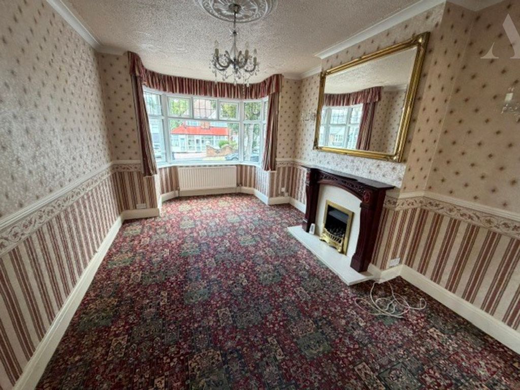 Property photo 3 of 20 16 Radstock Avenue Lounge 3.Jpeg
