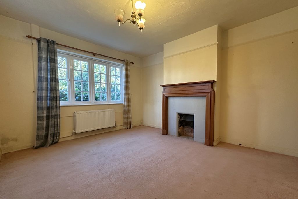 Property photo 3 of 16 Photo 12