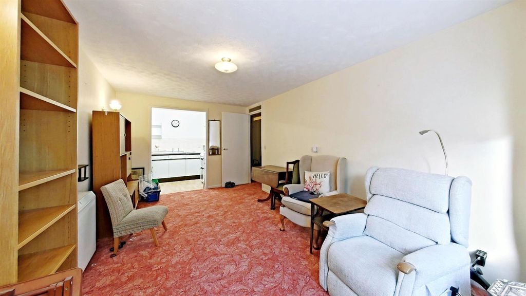 Property photo 3 of 14 Lounge/Diner