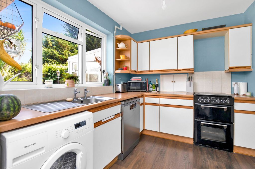 Property photo 2 of 22 Kitchen