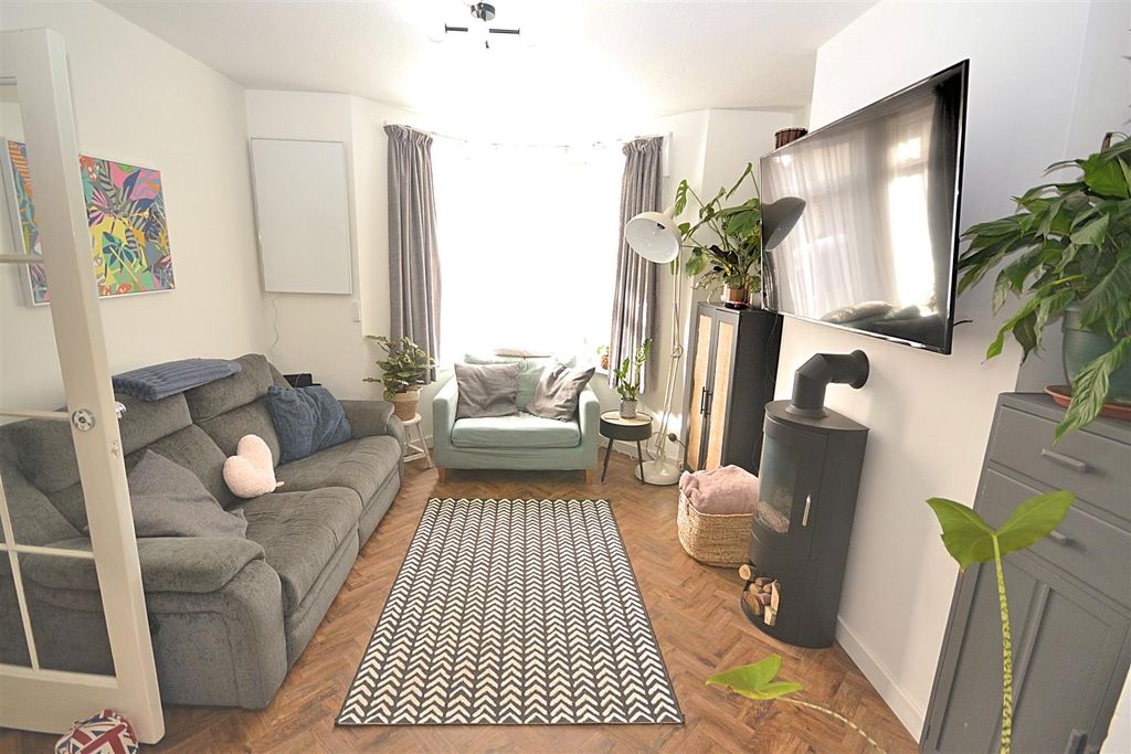 Property photo 2 of 8 6 (4).Png