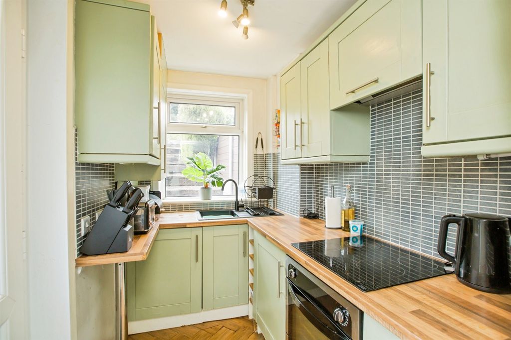 Property photo 3 of 16