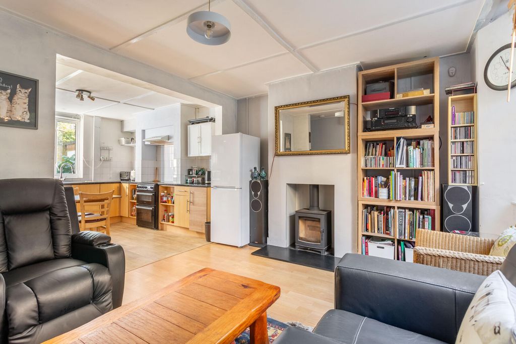 Property photo 3 of 18 Living Room