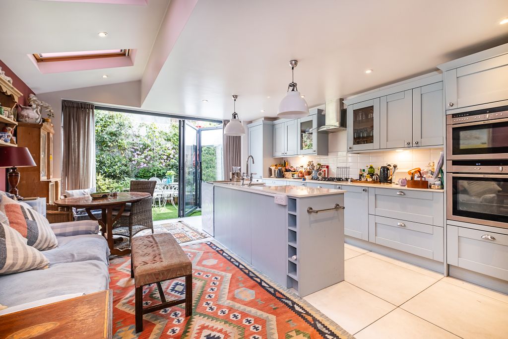 Property photo 3 of 13