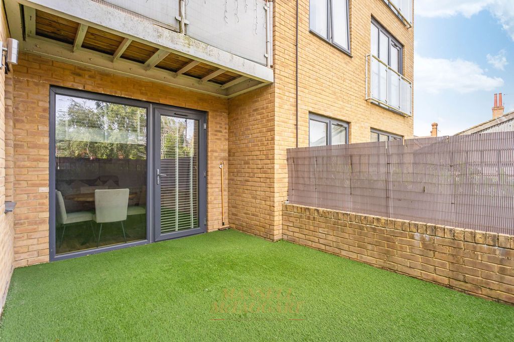 Property photo 3 of 19