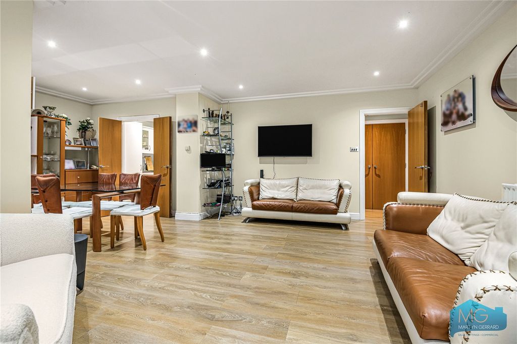 Property photo 3 of 19 Picture No. 10