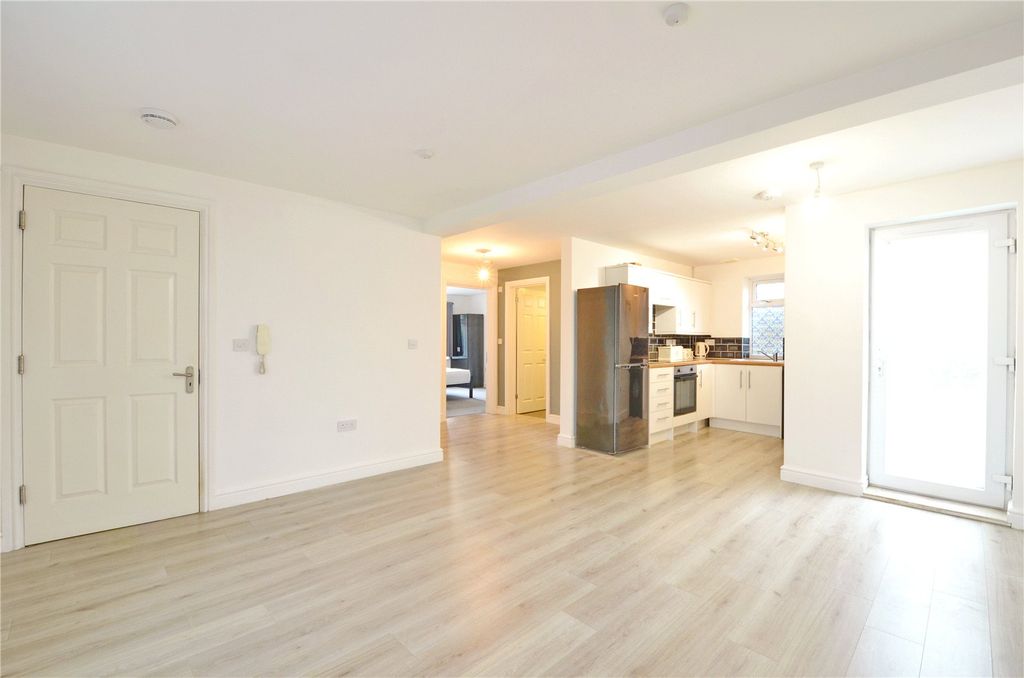 Property photo 3 of 12 Picture No. 04