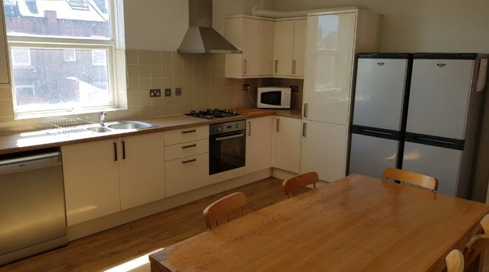 Property photo 1 of 14 Photo 4